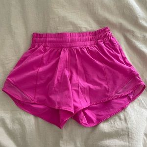 Lululemon Hotty Hot High-Rise Lined Short 2.5"